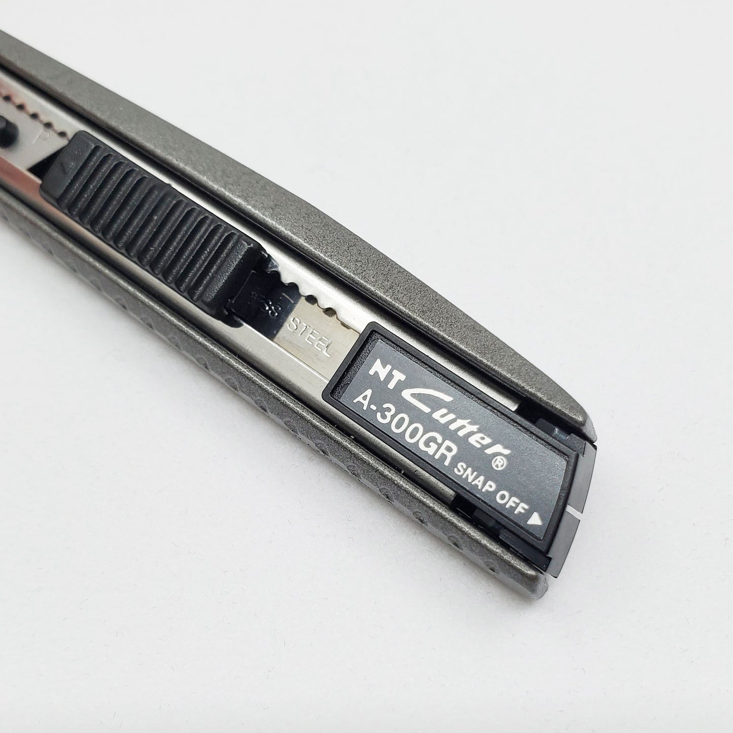NT Cutter A-300GRP